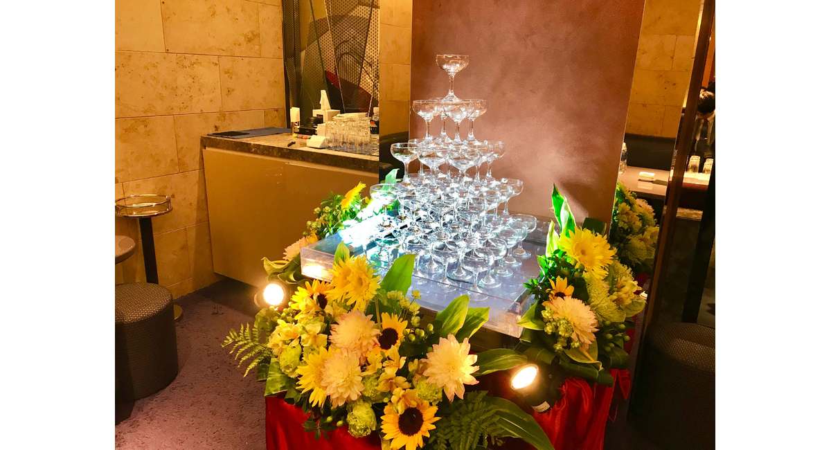 花屋を銀座でお探しならKT.Flowerへ　シャンパンタワー花　東京23区配達可能　銀座