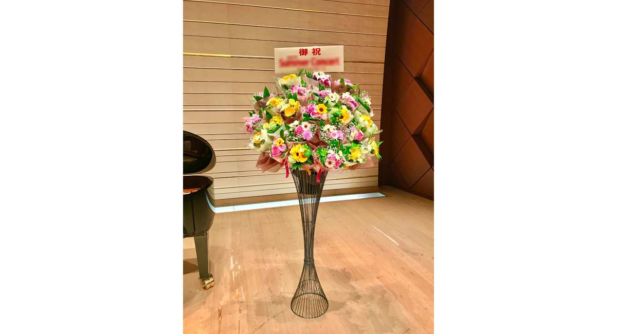 花屋を銀座でお探しならKT.Flowerへ　スタンド花　東京23区配達可能　銀座