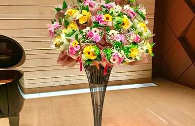 花屋を銀座でお探しならKT.Flowerへ　スタンド花　東京23区配達可能　銀座