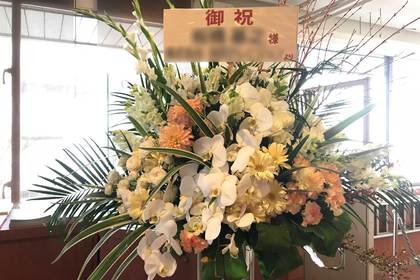 花屋を銀座でお探しならKT.Flowerへ　スタンド花　東京23区配達可能　銀座